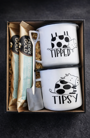 Enamel mug gift set